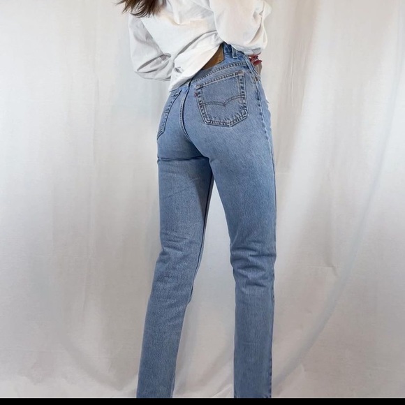 Vintage Levi Jeans - Picture 3 of 7